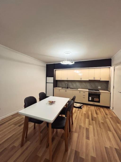 Art'S Apartment ติรานา ภายนอก รูปภาพ