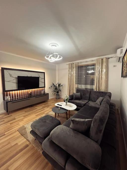 Art'S Apartment ติรานา ภายนอก รูปภาพ