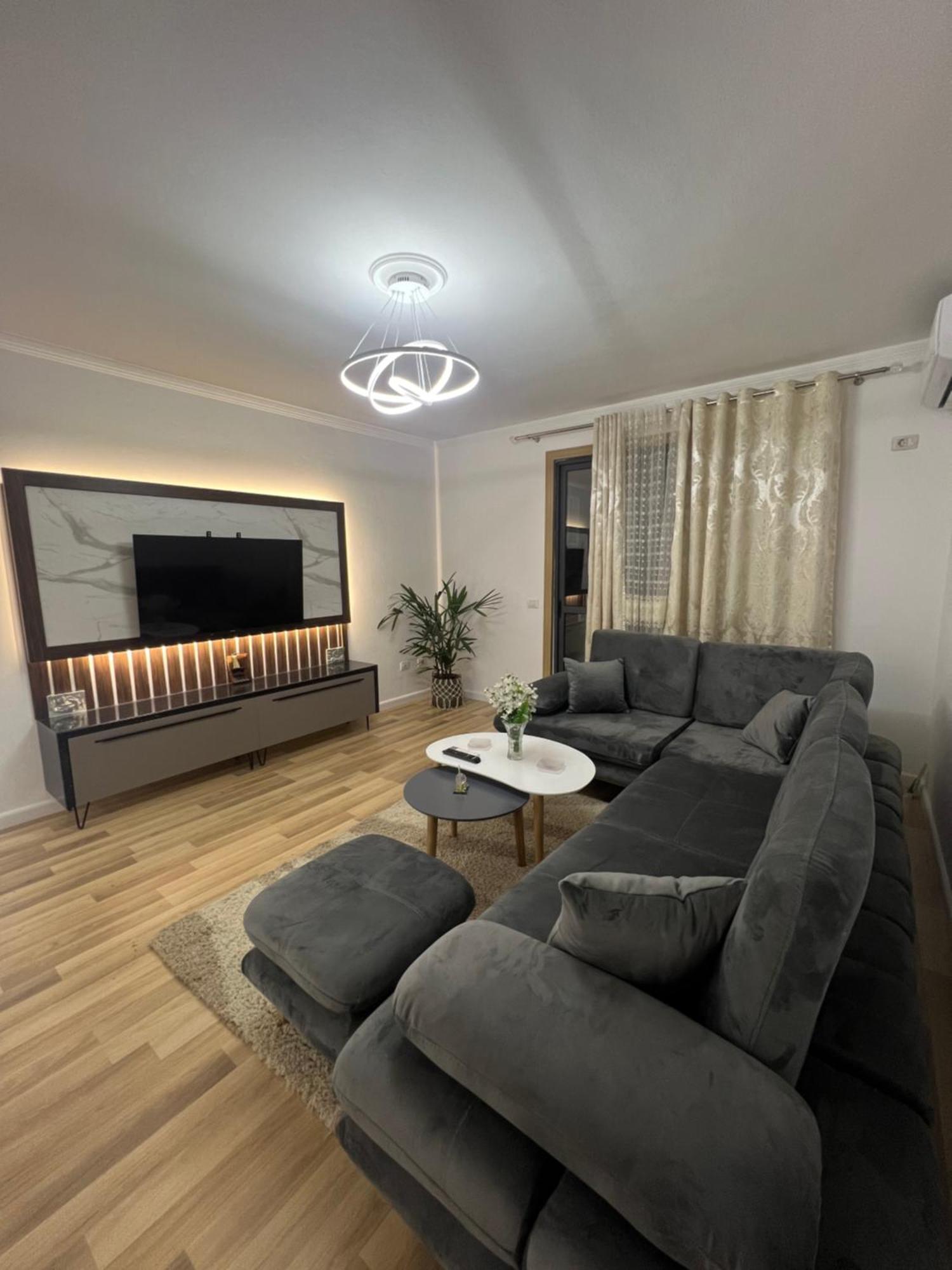 Art'S Apartment ติรานา ภายนอก รูปภาพ