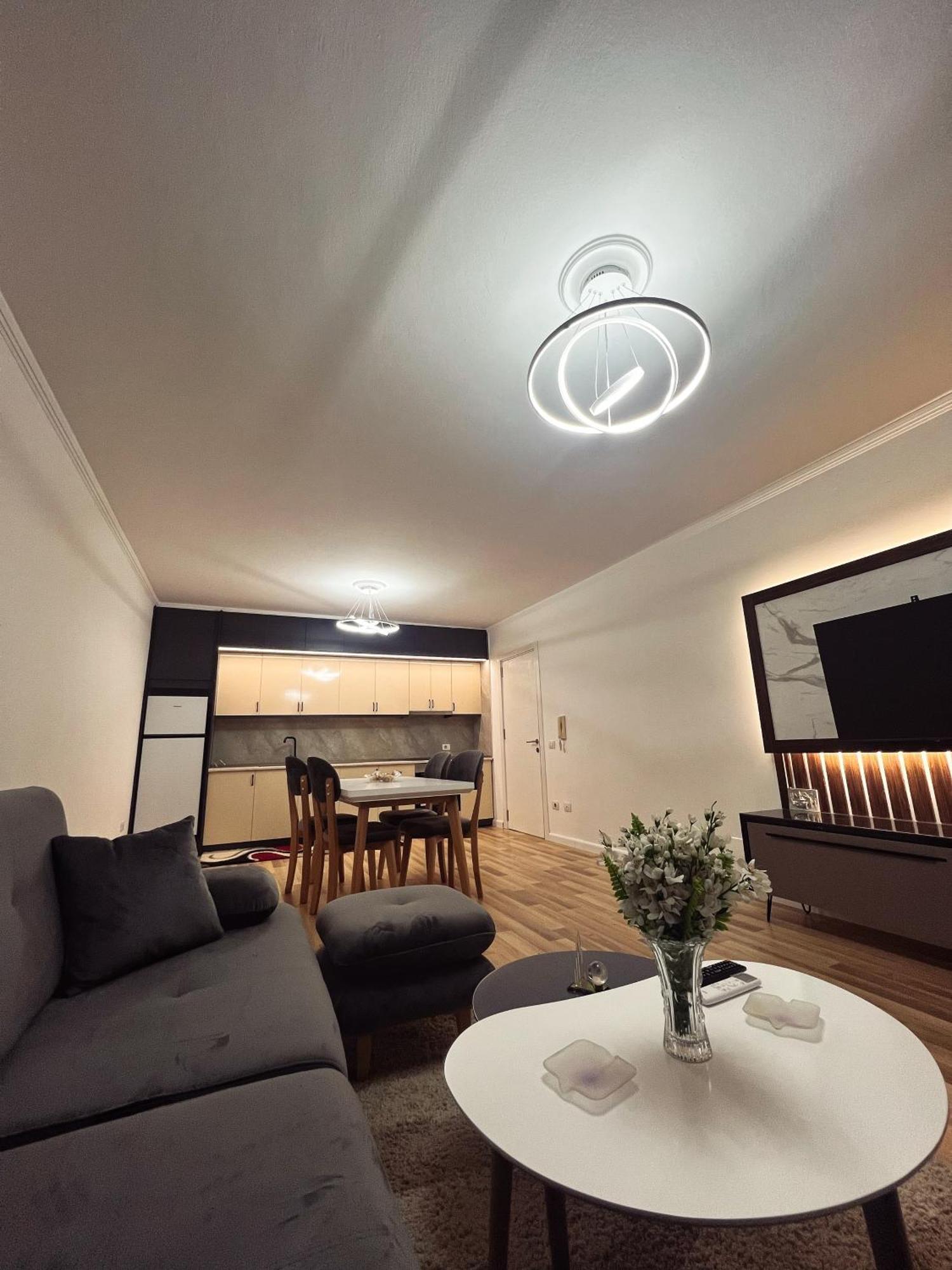 Art'S Apartment ติรานา ภายนอก รูปภาพ